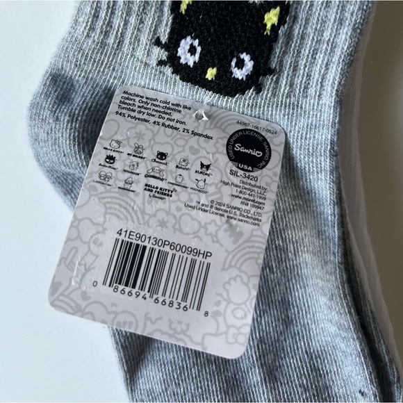 Hello Kitty 2 Pack Crew Socks NEW - Picture 2 of 3